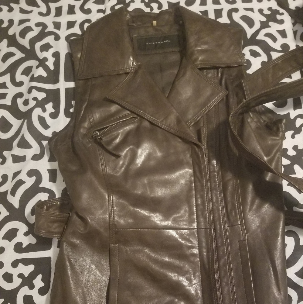 Tahari soft leather zipper front vest